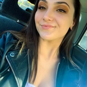 Meet your Posher, Andrea